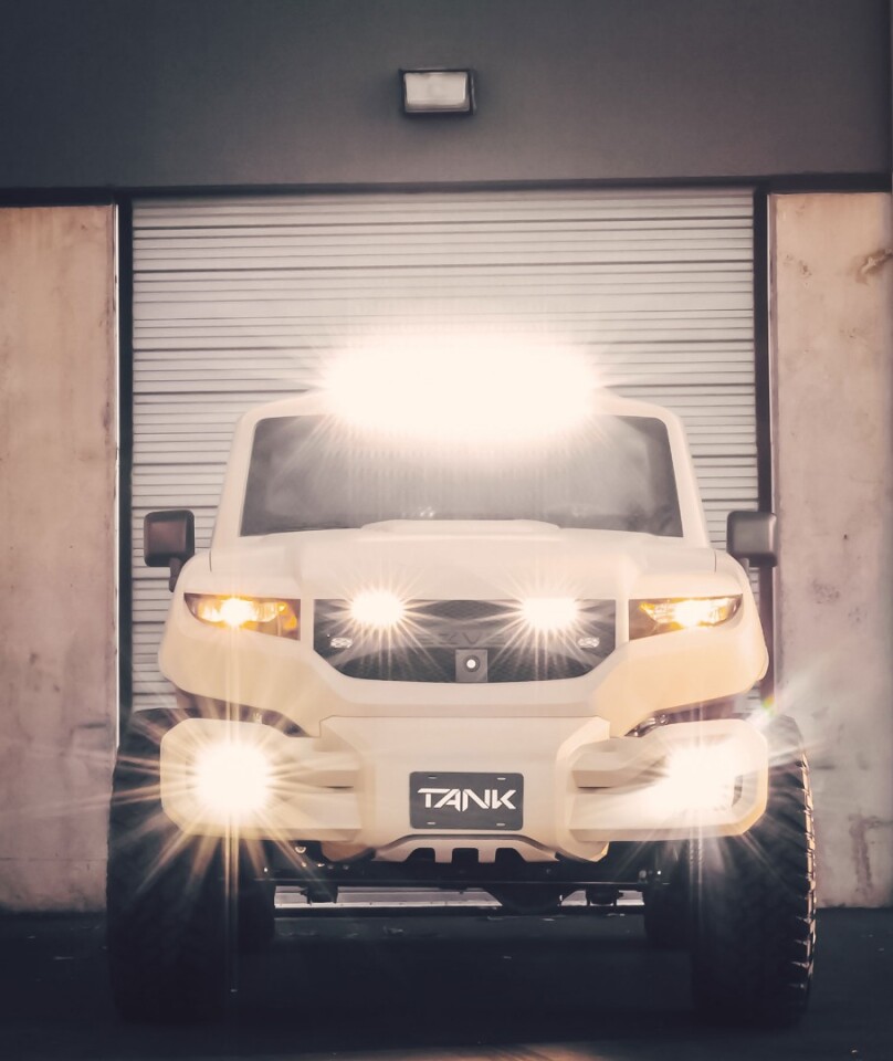 Rezvani Tank Military Edition: blinding lights, sirens and PA loudspeakers