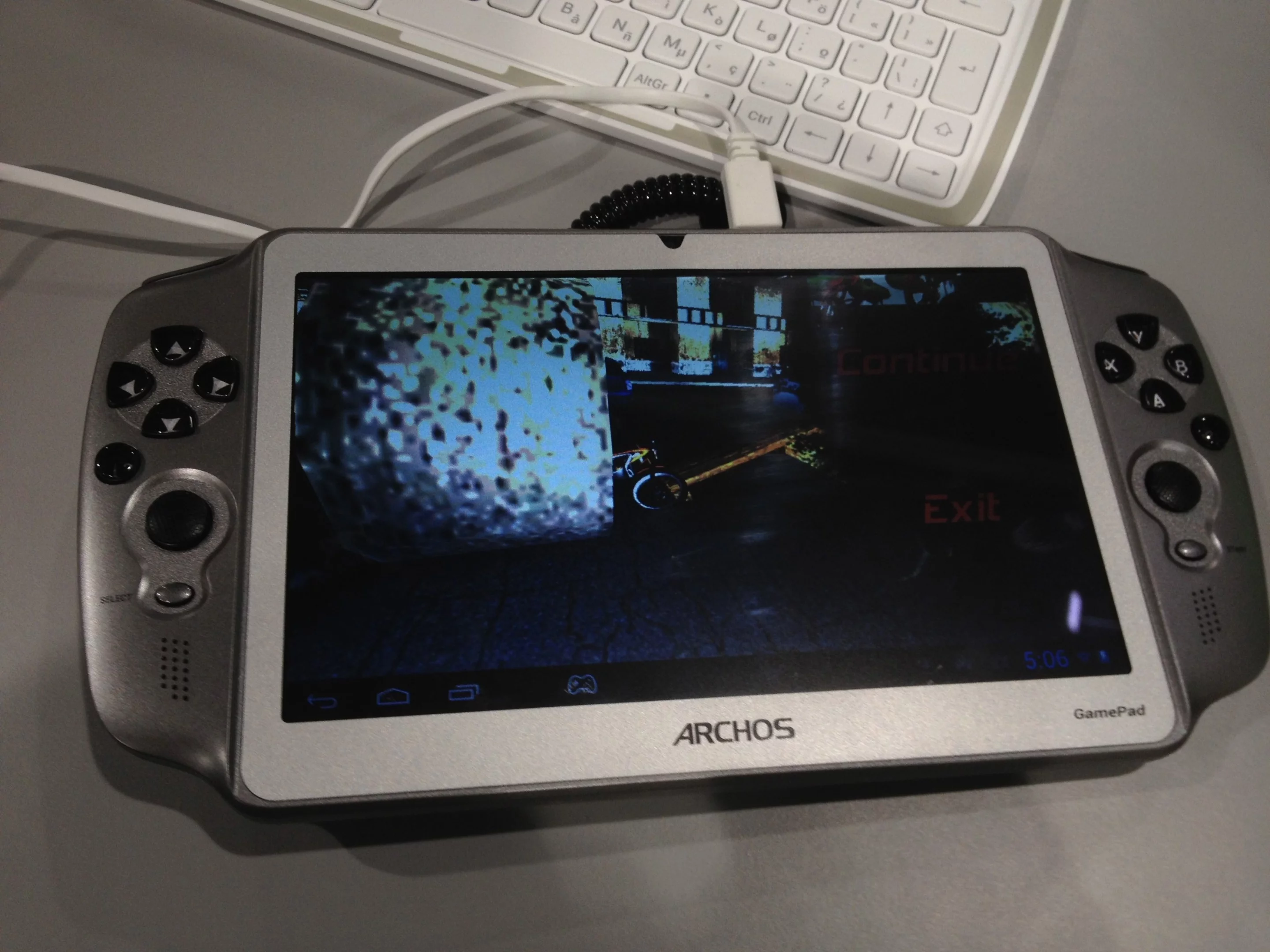The Archos GamePad on the show floor