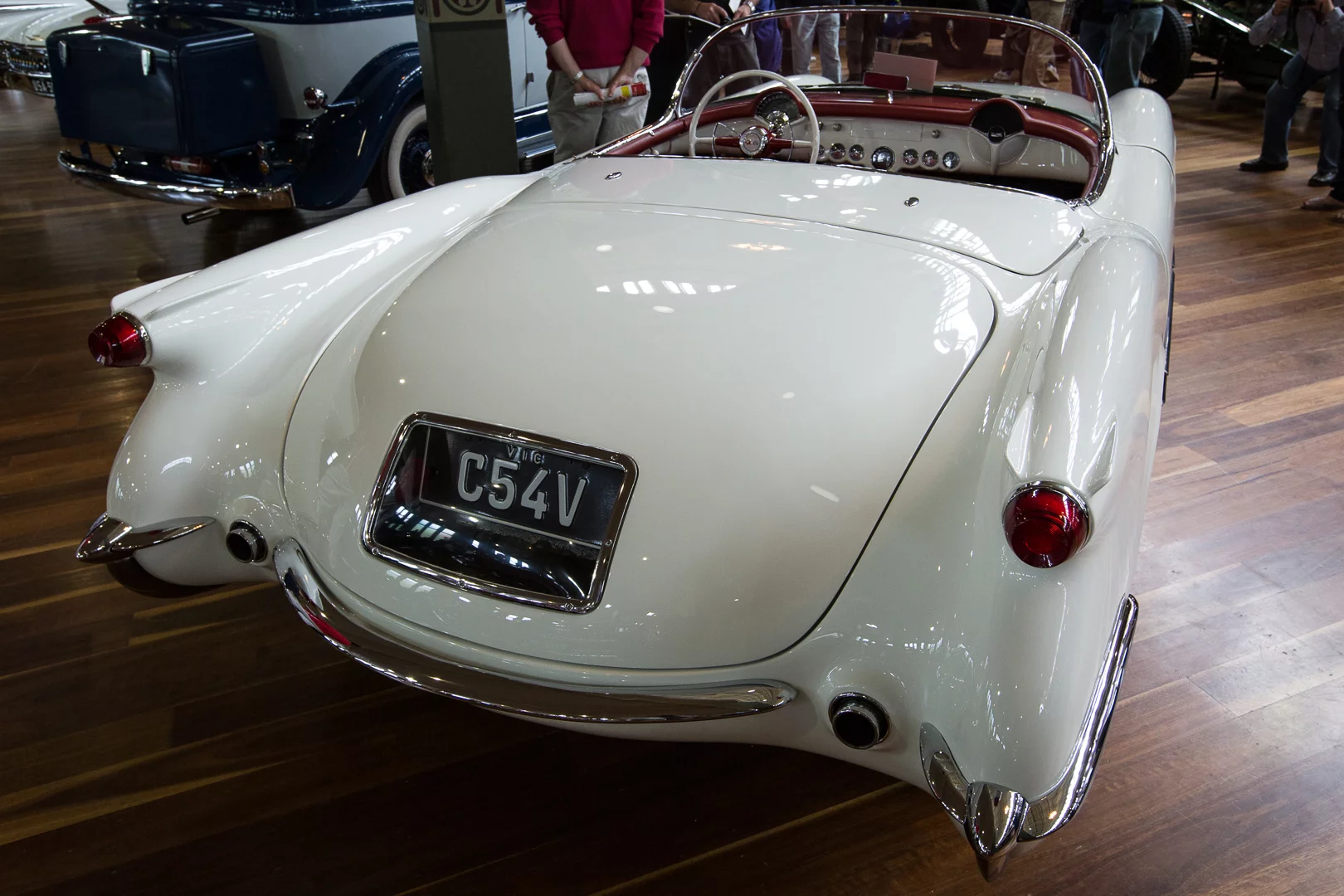 To minimize production costs, the body of the 1954 Chevrolet Corvette S1 Convertible was made out of fiberglass rather than steel (Photo: Nick Lavars/Gizmag)