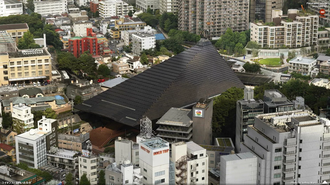 The full image measures 600,000 x 300,000 pixels, which would produce a photo stretching 100 m (328 ft) wide and 50 m (164 ft) tall if it were printed at a normal photographic resolution