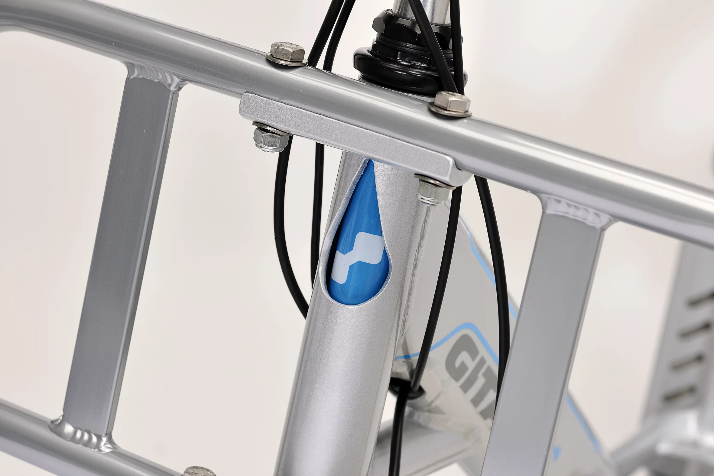 The Gitane Alter is shown with an integrated front basket