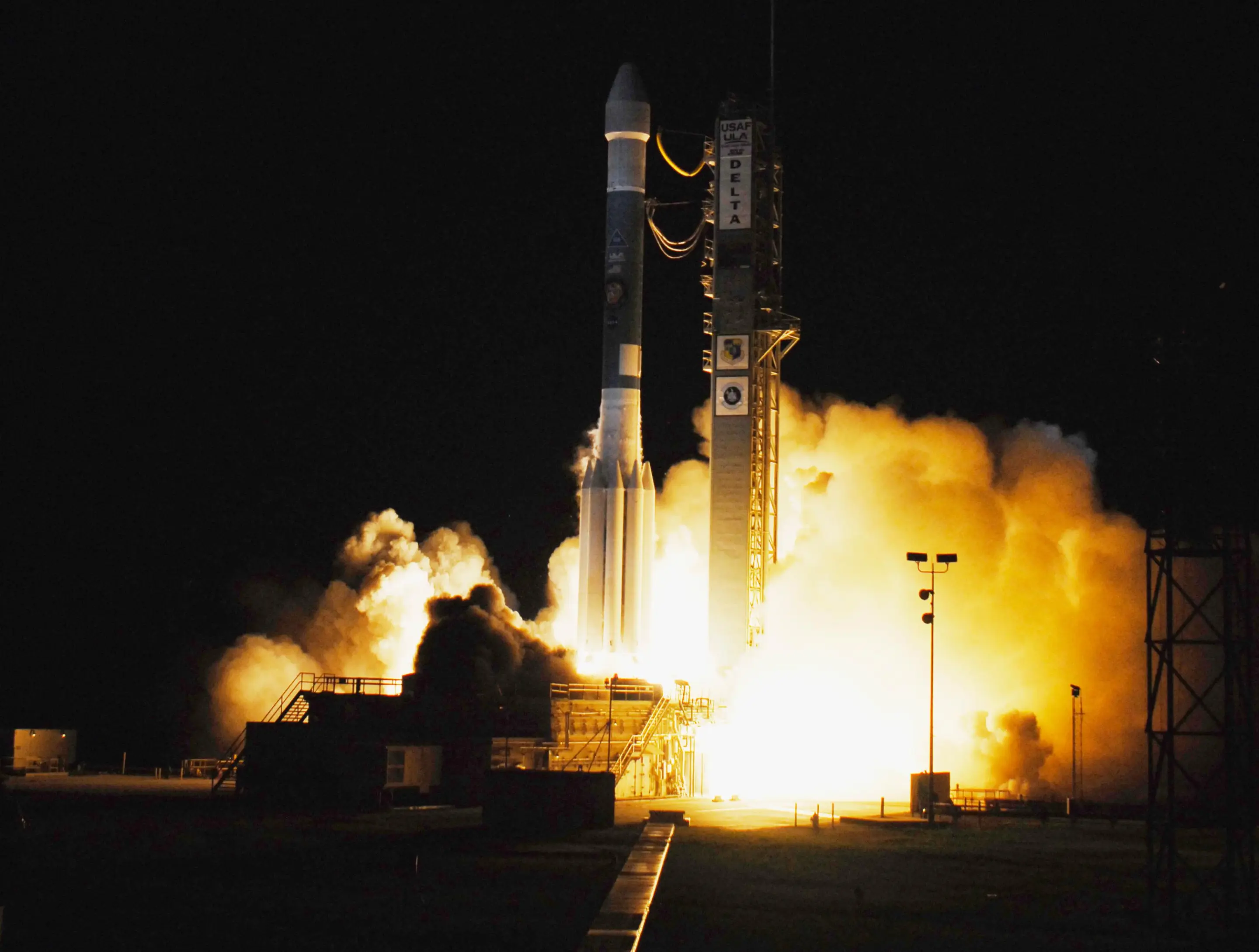 The launch of the Phoenix spacecraft on a Delta II rocket in 2007. NASA is looking for alternatives to hydrazine monopropellant, used en route by Phoenix's navigational thrusters (Photo: NASA/Sandra Joseph and John Kechele)