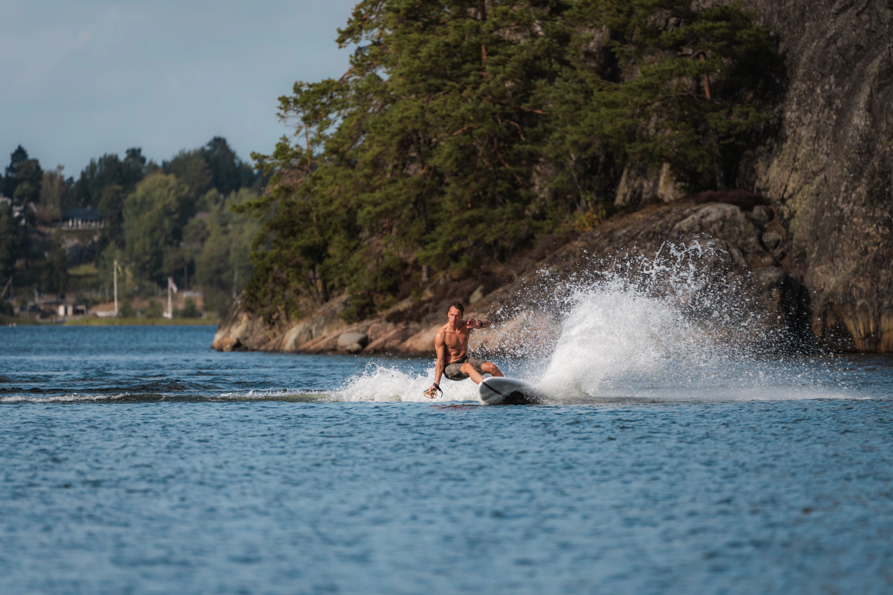 The board has a top speed of 60 km/h (37 mph)
