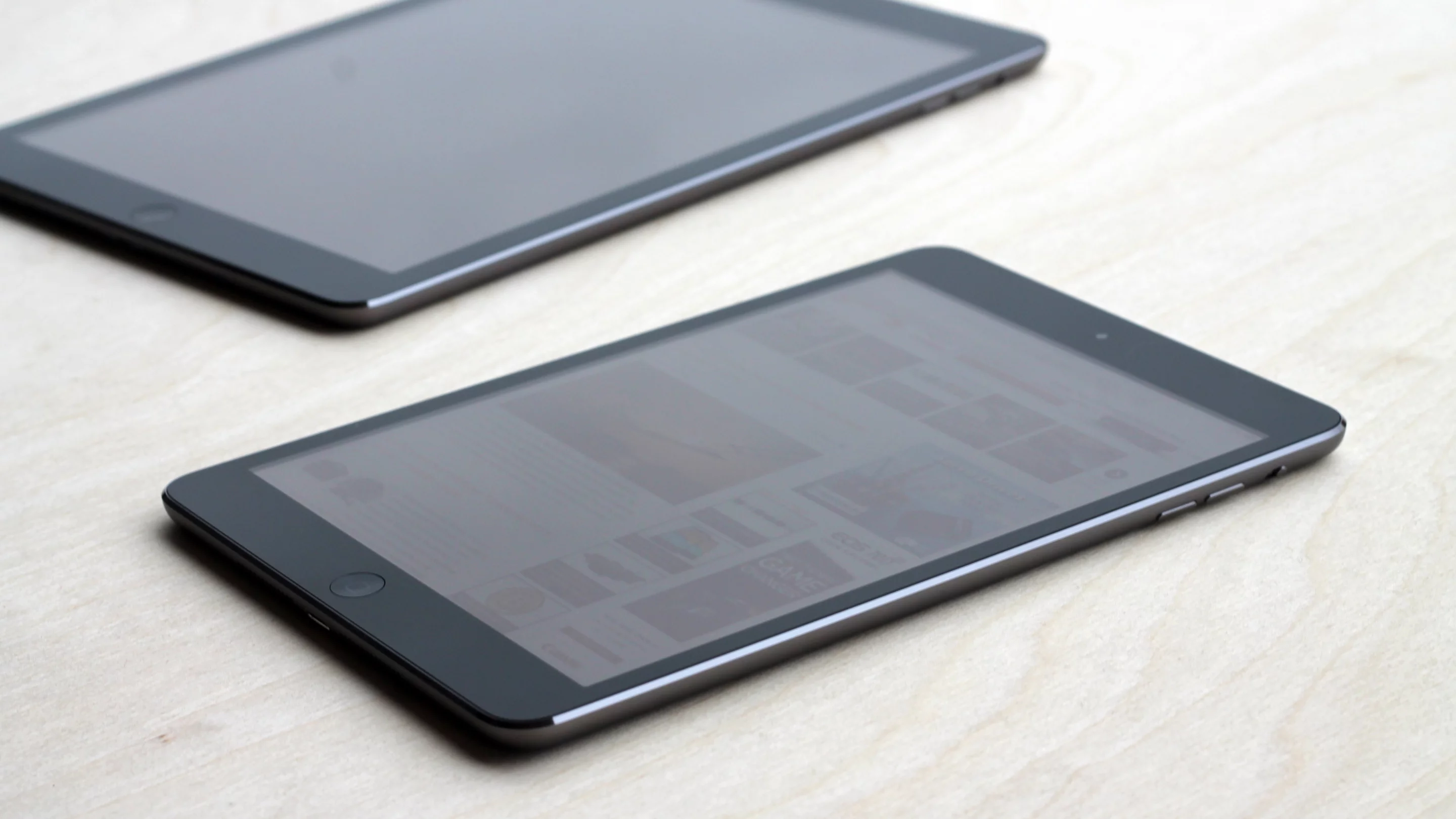 Both tablets have sharp 2,048 x 1,536 Retina Displays