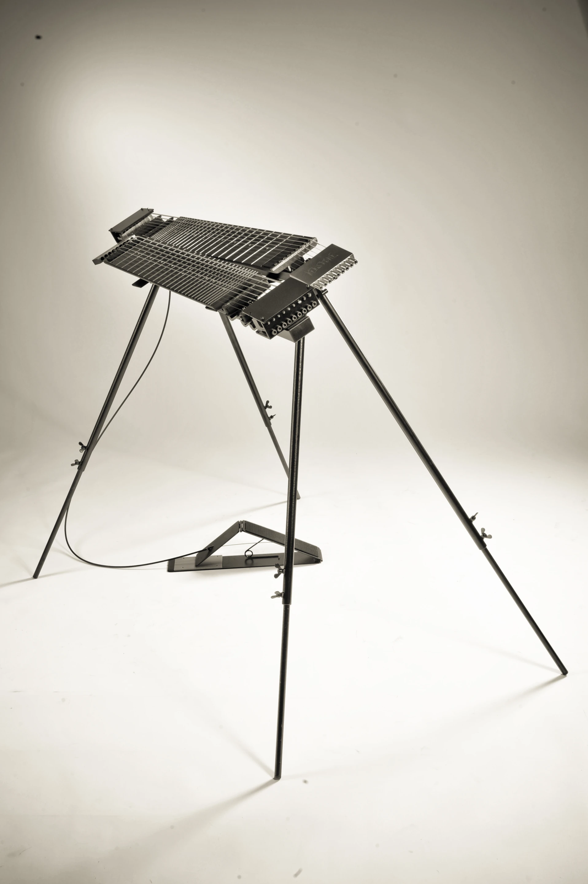 Two instruments can be used together like the double keyboard of a Hammond B3