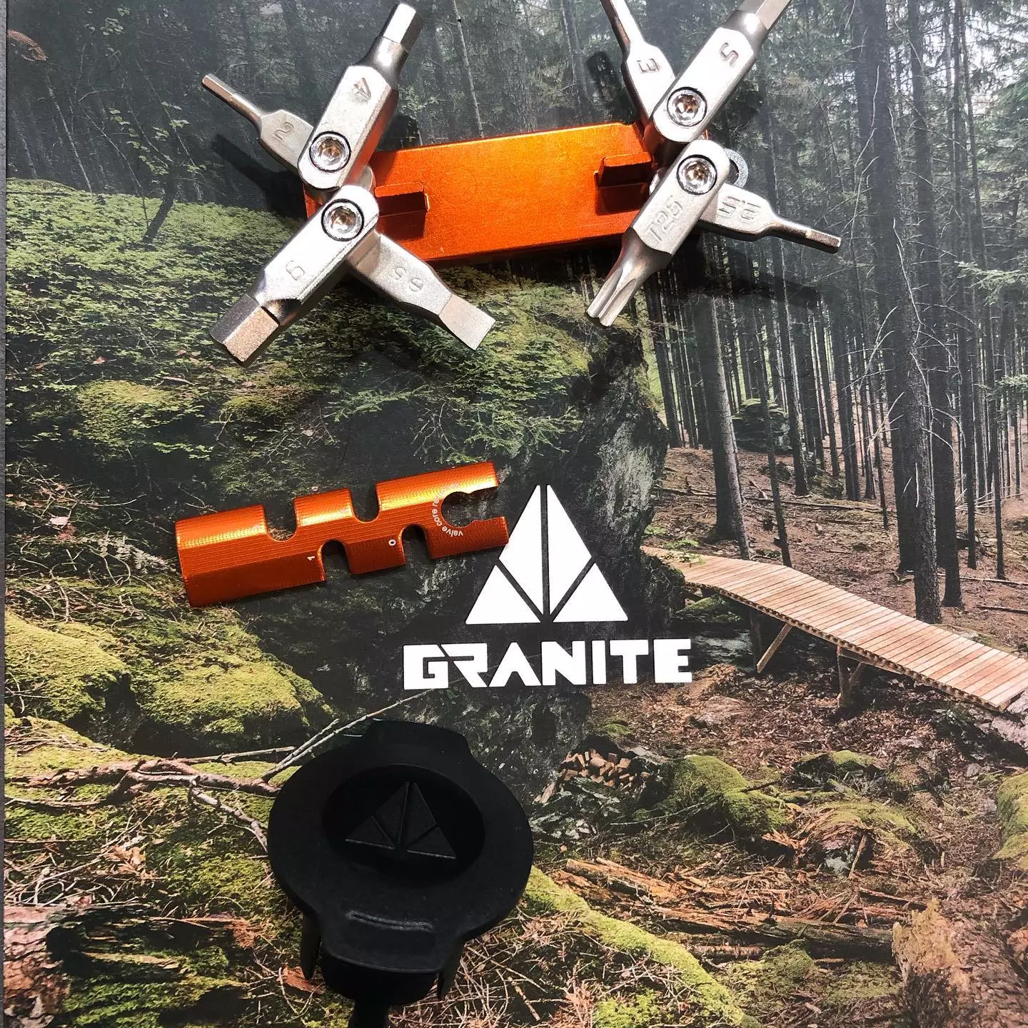 There are eight bits in the multitool, along with a spoke key/valve core tool