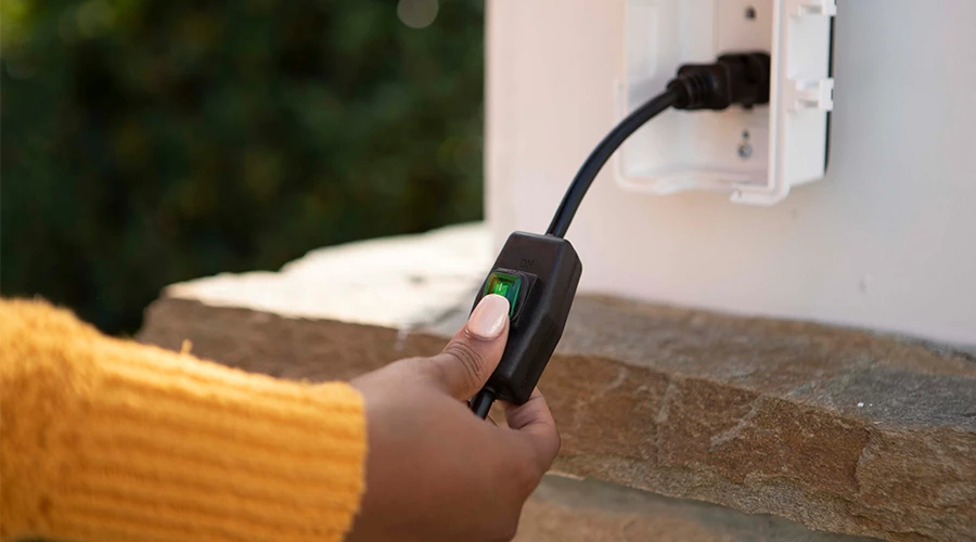 Users can switch both the LED lights and repellers on, or use just the lights at times of year mosquitoes aren't a problem