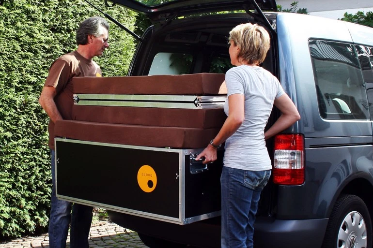 The QUQUQ loads into cars in one box