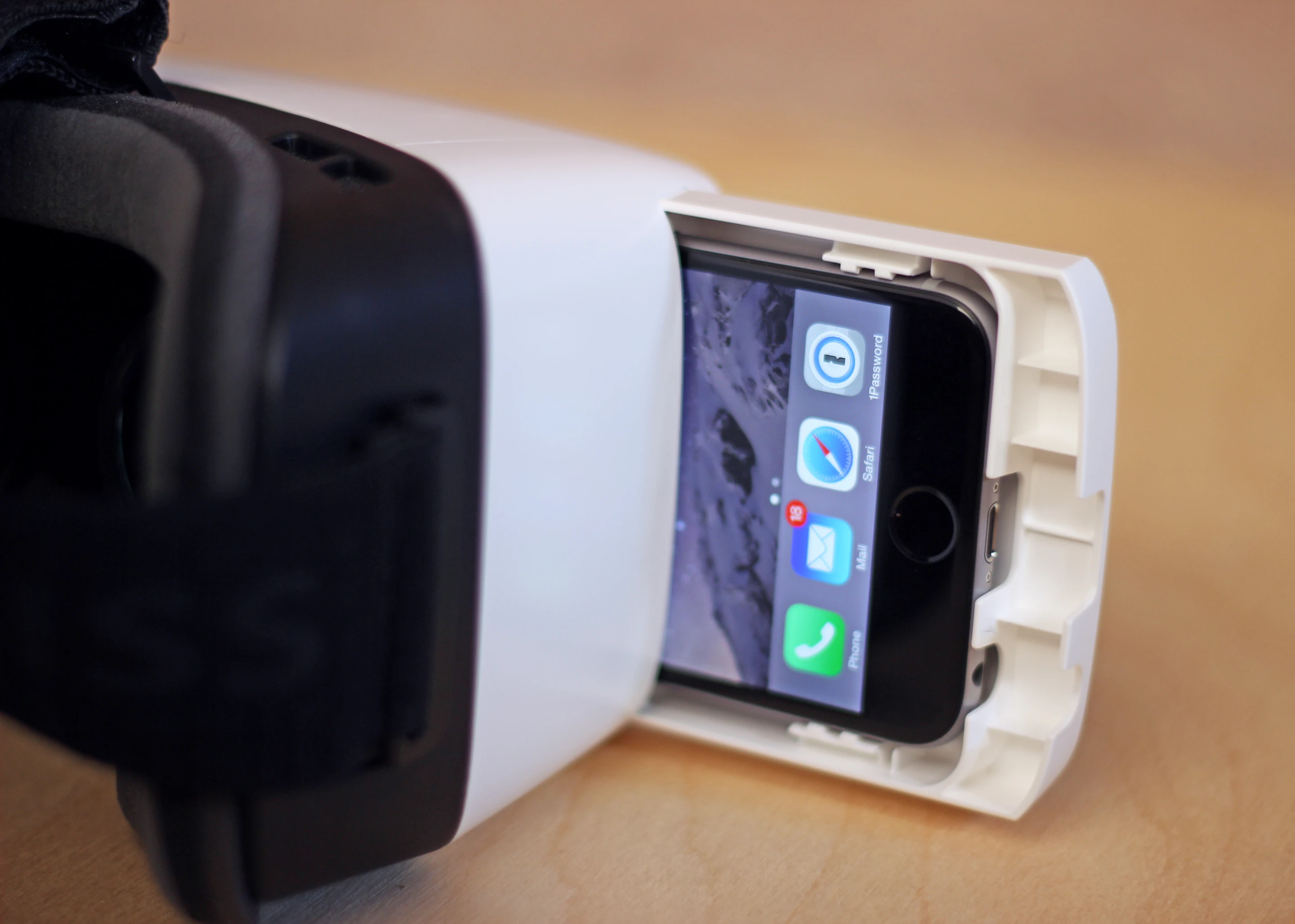 You'll need to start your VR app before sliding the iPhone in (like we didn't do here) (Photo: Will Shanklin/Gizmag.com)