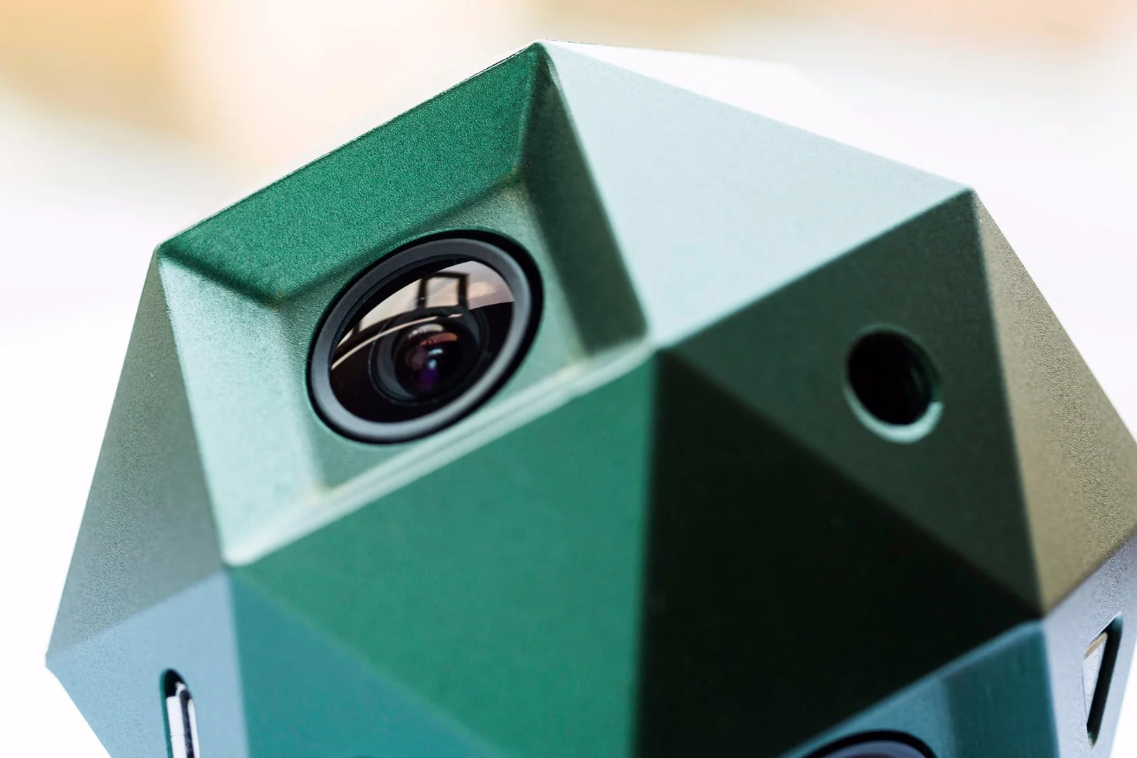 The Sphericam 2 weighs is 65 mm (2.6 in) in diameter, weighs under 400 g (14.1 oz) and houses six cameras inside an anodized aluminum body