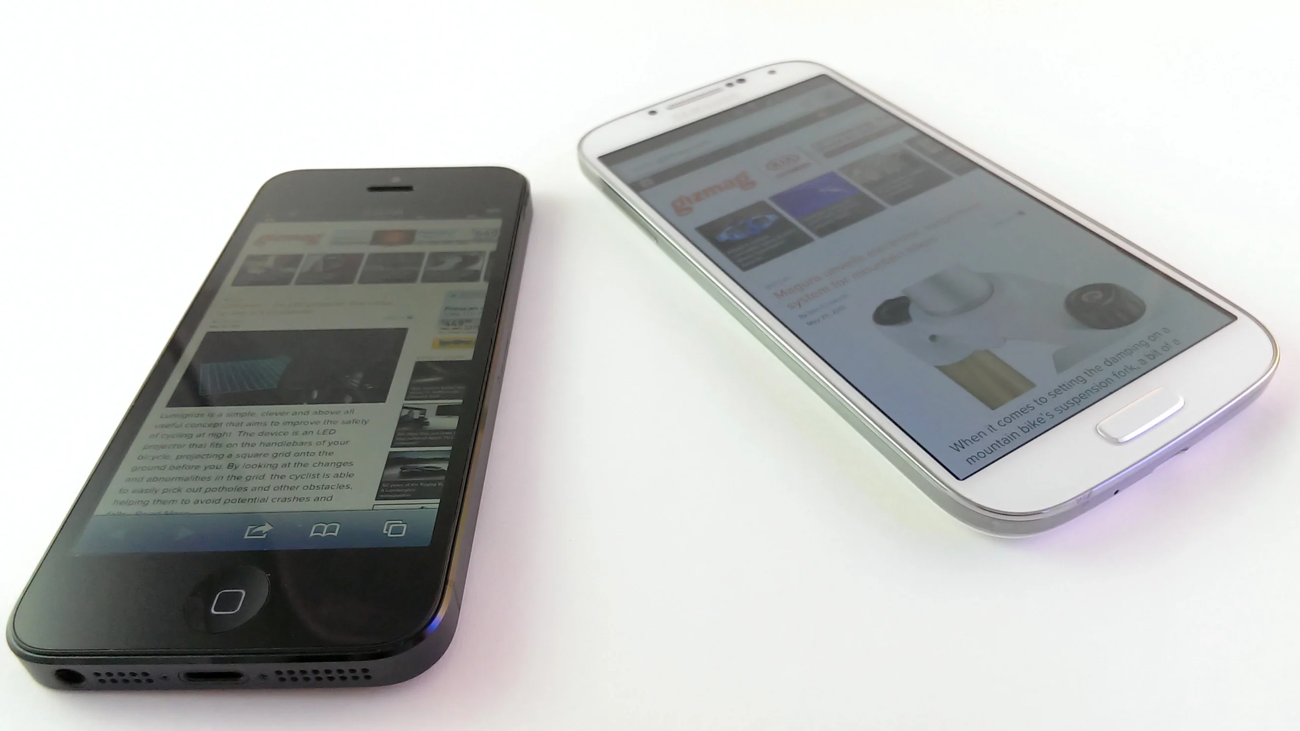 Gizmag goes in-depth to compare the Apple iPhone 5 and Samsung Galaxy S4