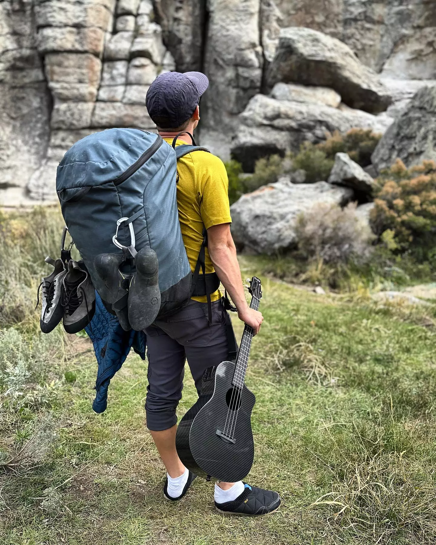 Thanks to carbon fiber construction, the baritone's body and neck are resistant to dings and scratches, and won't warp in humid locations