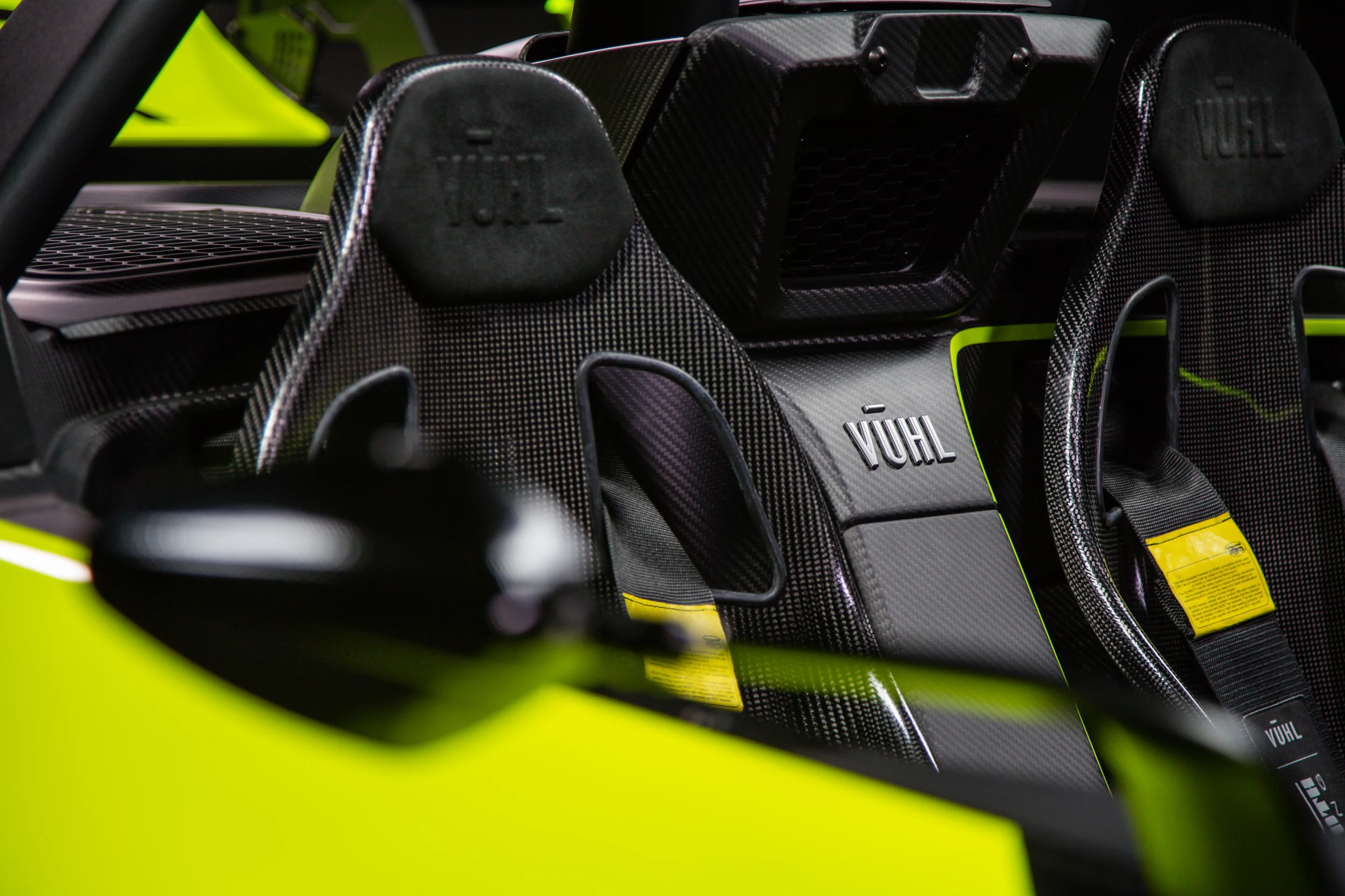 Vuhl 05RR: optional carbon bucket seats