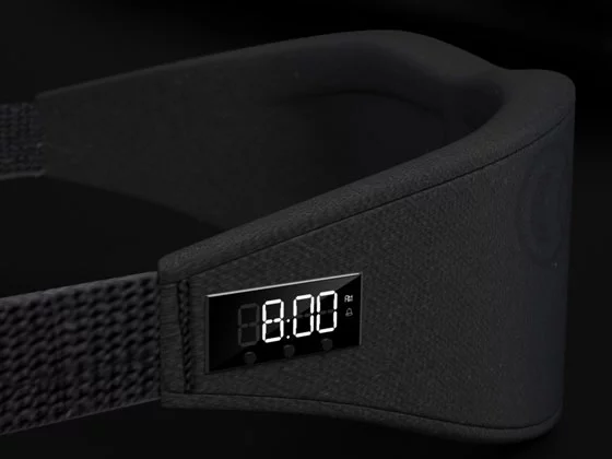 Half an hour before the onboard alarm sounds, a simulated sunrise is generated in front of the eyes