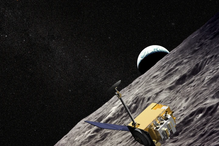 Artist's concept of the Lunar Reconnaissance Orbiter (Image: NASA)