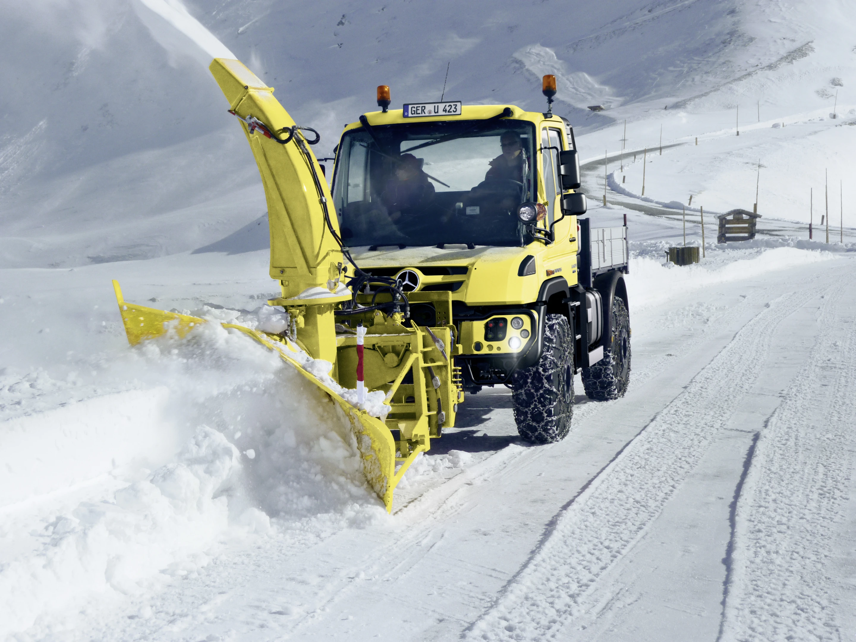 Unimog Euro VI working the snow in its spare time