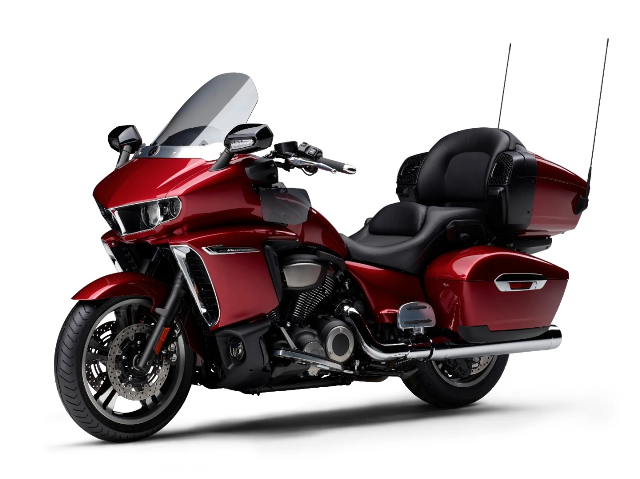 2017 Yamaha Star Venture: nearly a thousand pounds of America-first touring