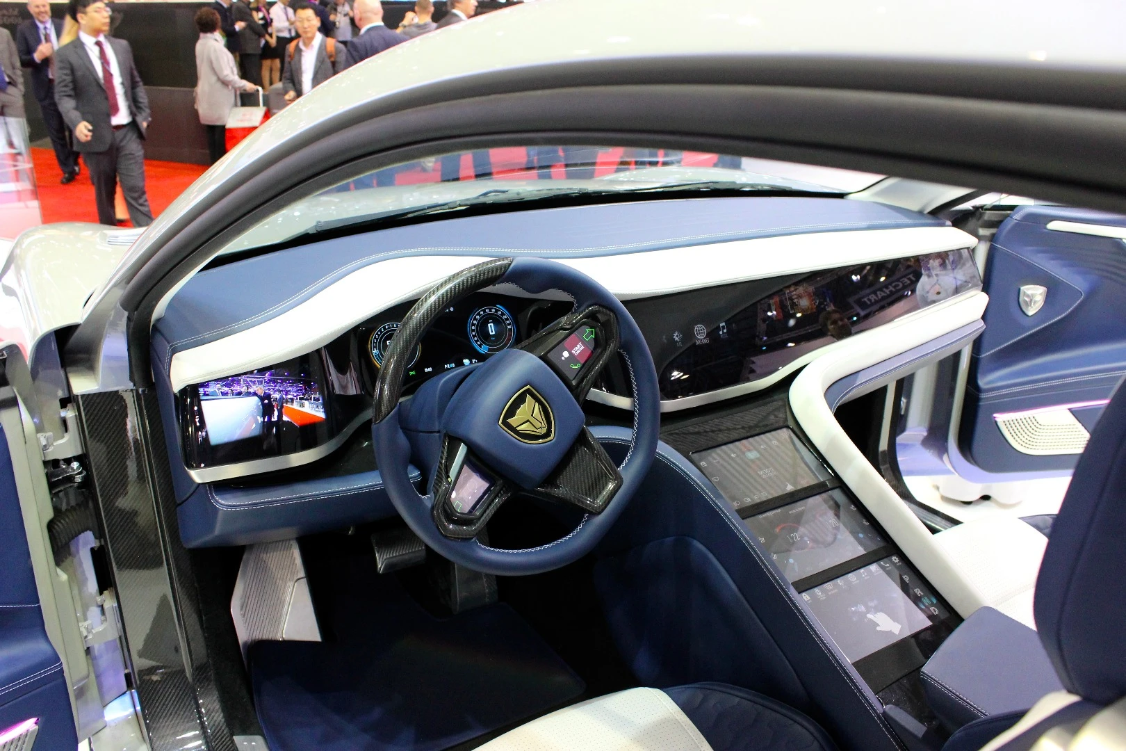 At the wheel of the LVCHI Venere