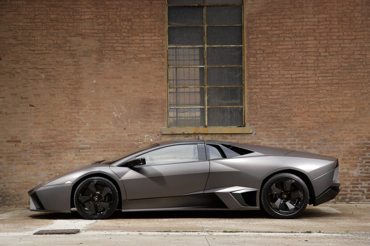 Signature angular lines of sharpness, a limited production run of 20 units, and a one million euro price tag ensured the Reventon as a collectors special