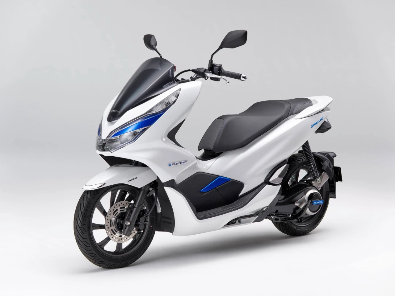 Honda announced last November that the PCX Electric scooter will go into production in the second half of 2019, but it won't be available for the general public