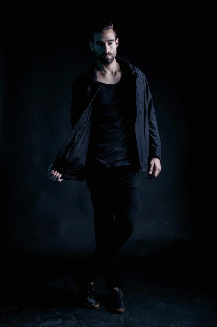 We think Omius does a good job of keeping its jacket fashionable and low-profile while integrating some seriously geeky tech