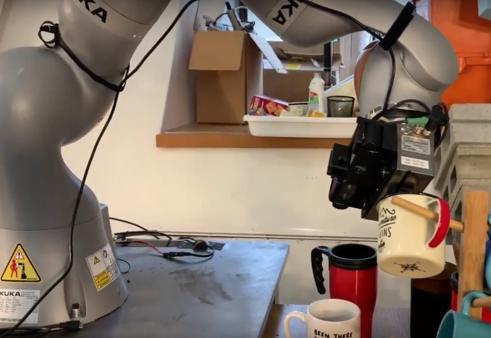 Called Keypoint Affordance Manipulation (KPAM), the researchers say the new control software can afford robots fair greater flexibility