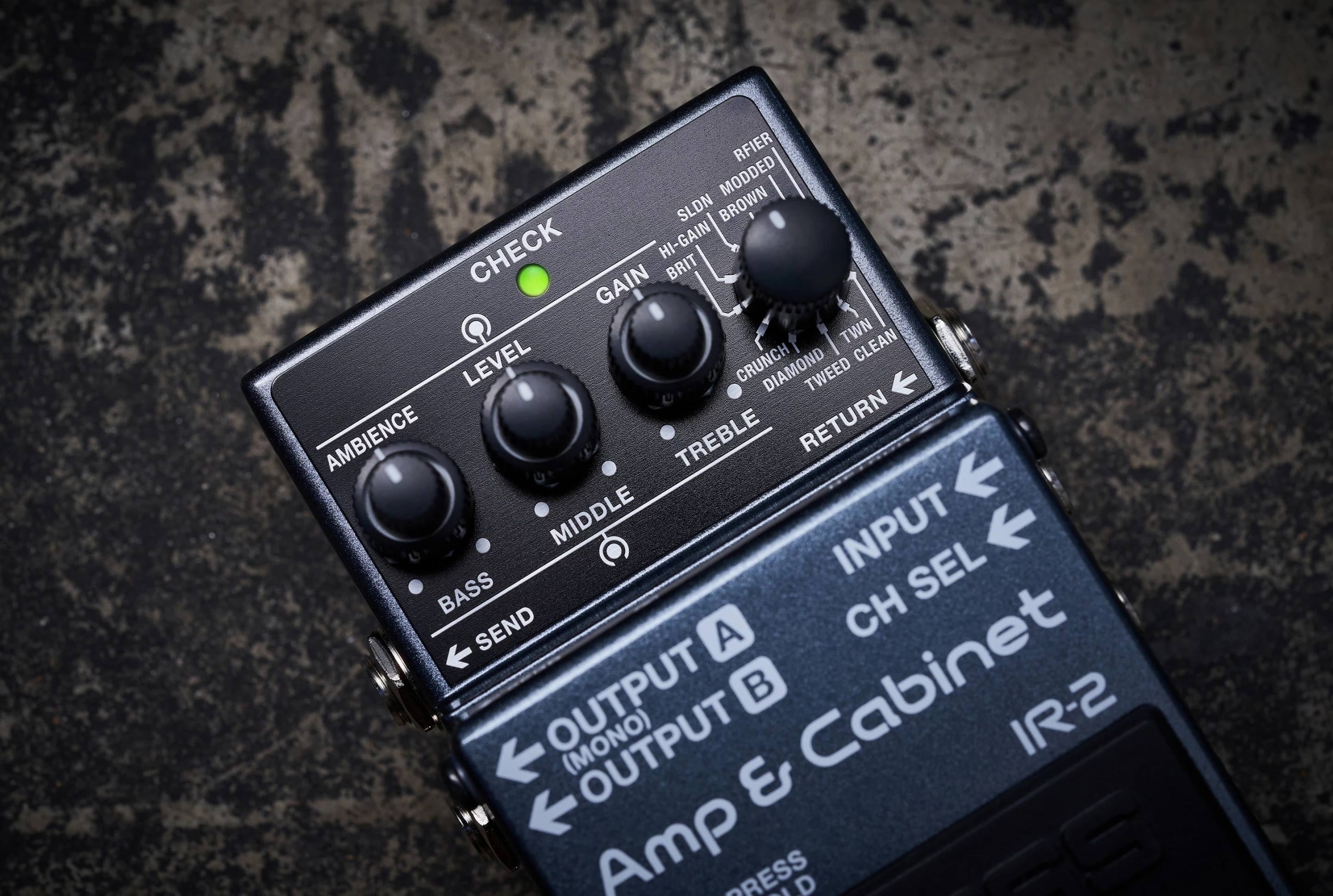 Players can select amp/cab combos up top, tweak EQ and dial in level, gain and ambiance