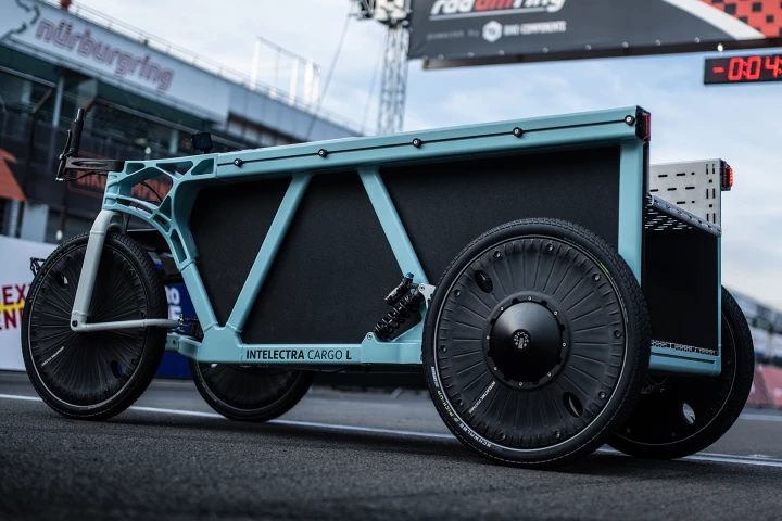 The Dynamic Drives Intelectra: Part electric quad-cycle, part pickup truck, and part heavy duty go-cart