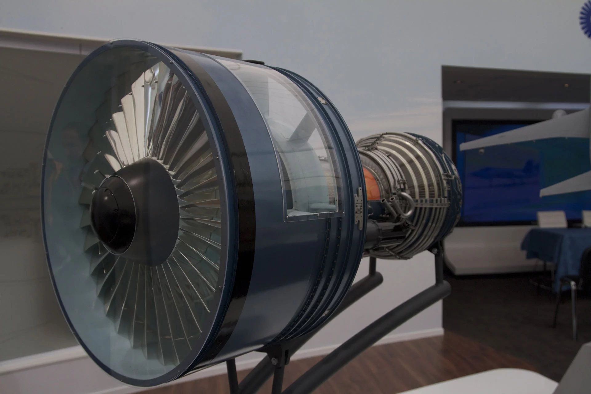 Pratt & Whitney PW4000 quarter scale model