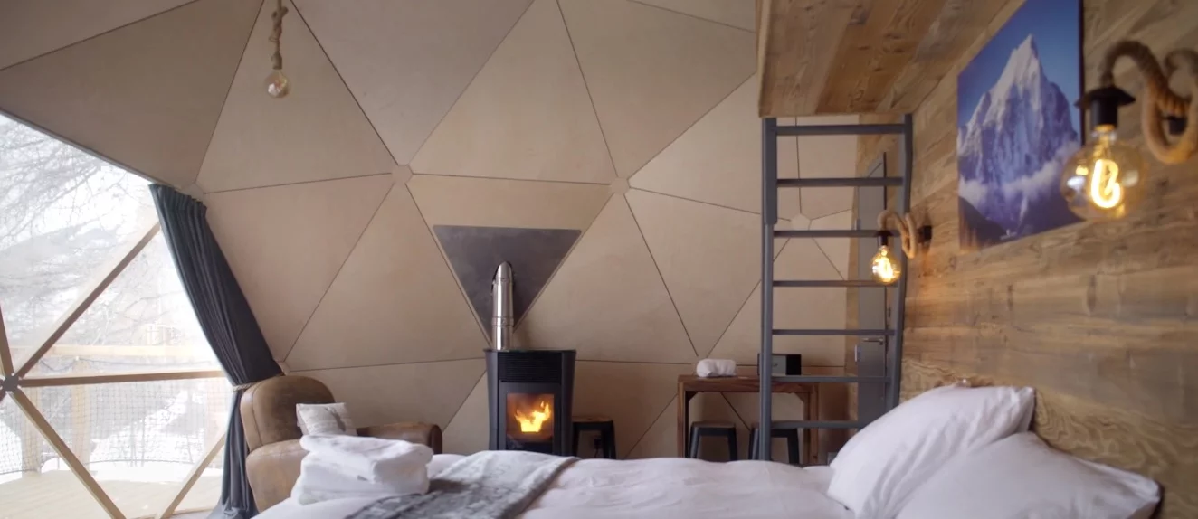 The FUGU geodesic cabins come in two prefabricated models, offering a turn-the-key solution with a fully fixed interior layout