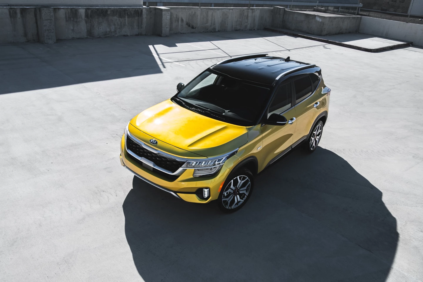 Two-tone paint options, like the yellow and black shown here, are available for the 2021 Seltos