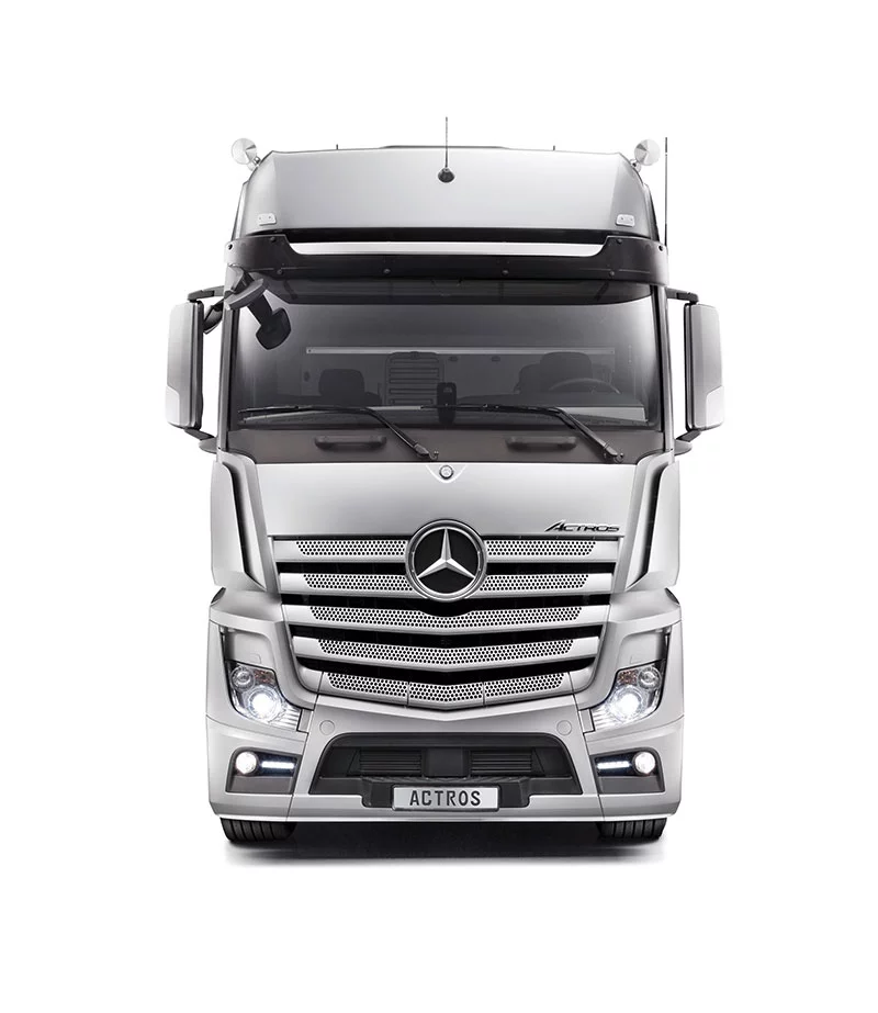 Mercedes Actros tractor impersonating a Deceptecon