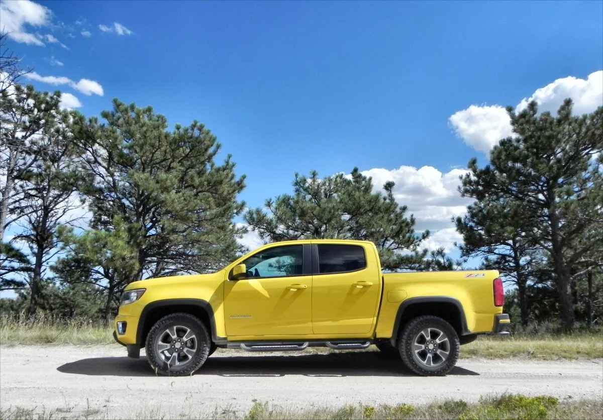 A 2015 Chevrolet Colorado with offroad packaging similar to that which will be used in the US Army's testing