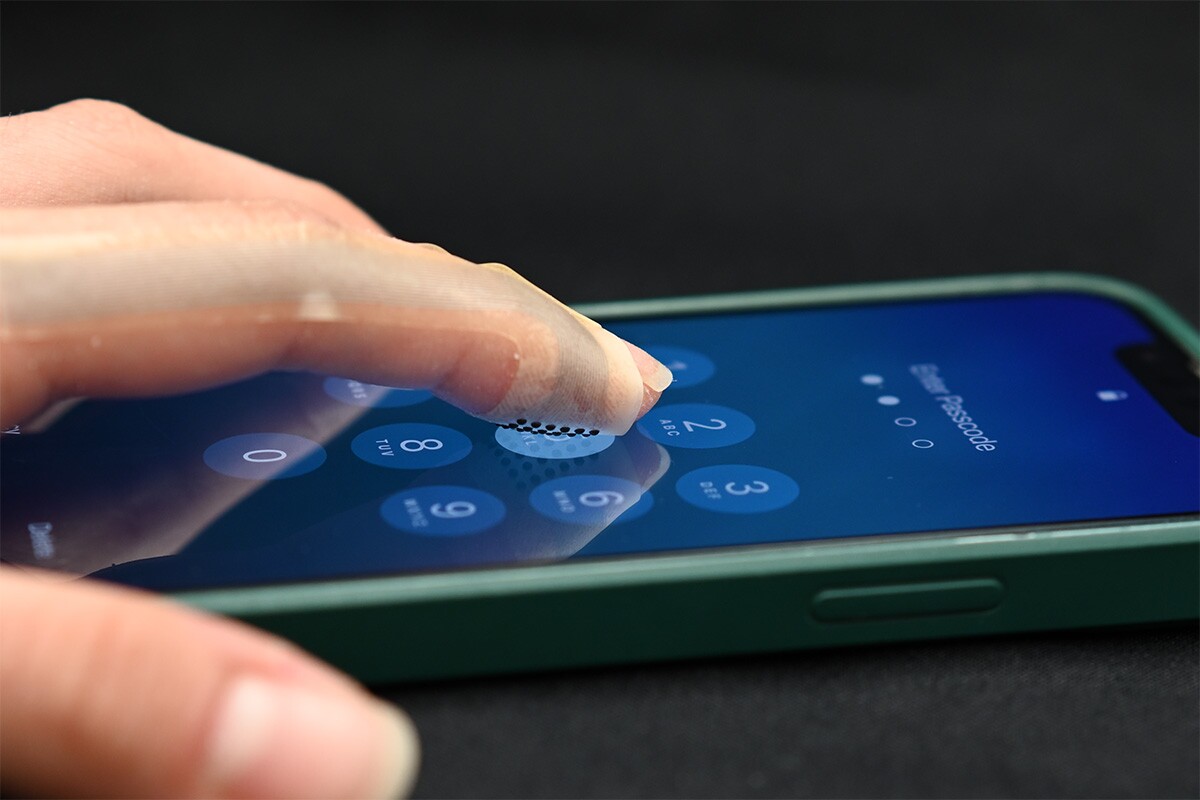 Fingertip wearable lets you feel virtual textures on touchscreens