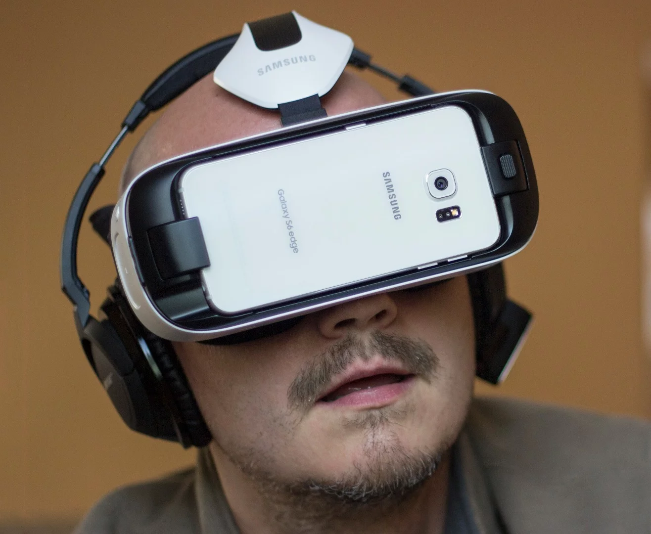 You may look funny to the outside world, but they have no idea what you're experiencing (Photo: Will Shanklin/Gizmag.com)