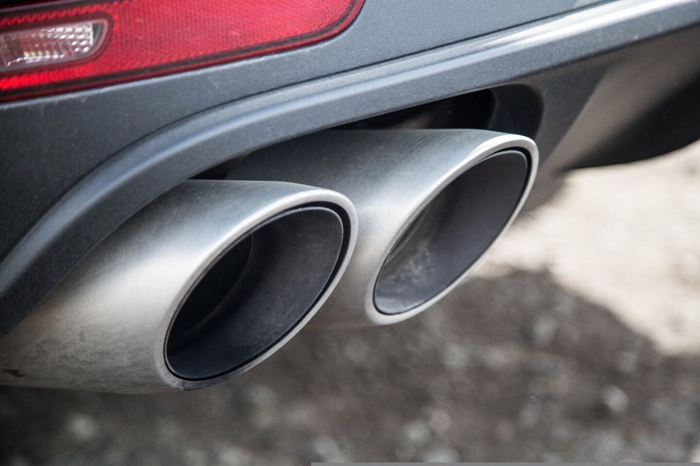 The Macan S has quad pipes to signal its intentions