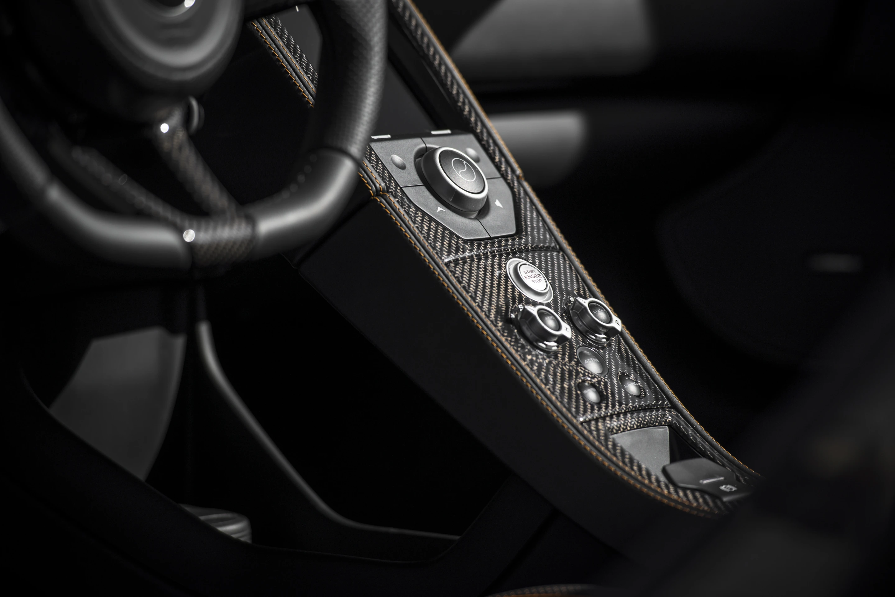 Proactive Chassis Control, with 3 ride settings, uses linked hydraulic dampers to adjust the roll and ride stiffness (Photo: McLaren)
