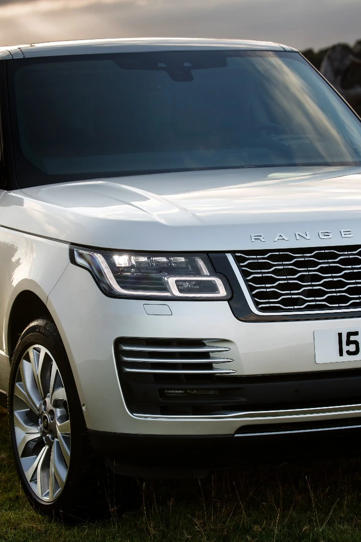 The Range Rover P400e pairs a four-cylinder, 2.0-liter petrol engine with a lithium-ion battery