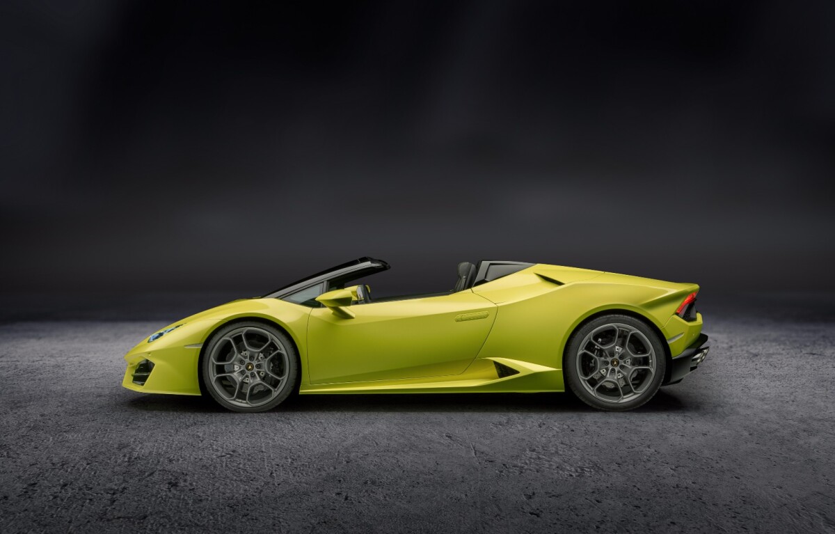 The Huracan LP580-2 Spyder with its soft top dropped