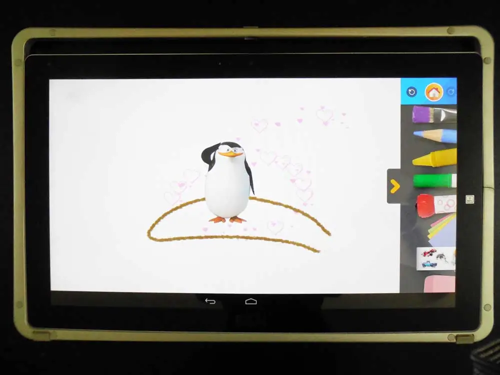 Versatile paint tools and Disney characters make drawing fun (Photo: Lakshmi Sandhana/Gizmag.com)