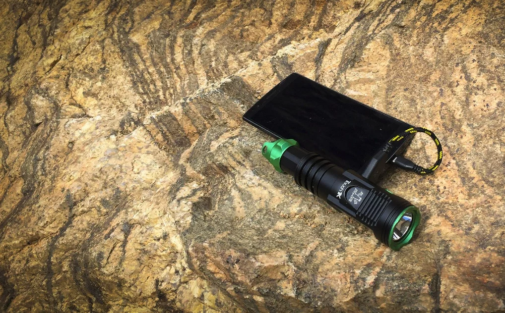 The SeTaTec Touch 1K is a smarter lantern-flashlight