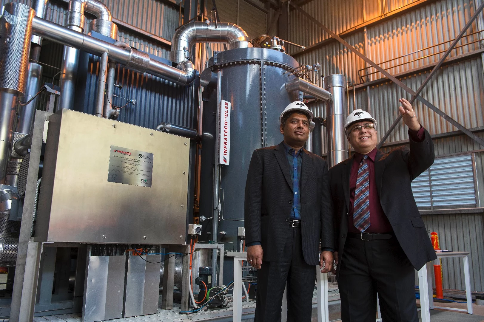 Rajesh Nellore and Behdad Moghtaderi at the unveiling of the CLES reference plant in Newcastle