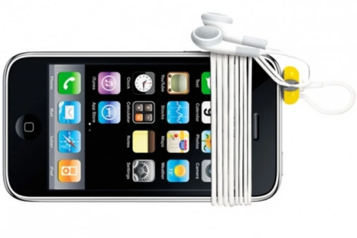 BudTrap works by sliding onto a universal earbud jack, allowing users to quickly and intuitively wrap their earbud cords around their music device or phone