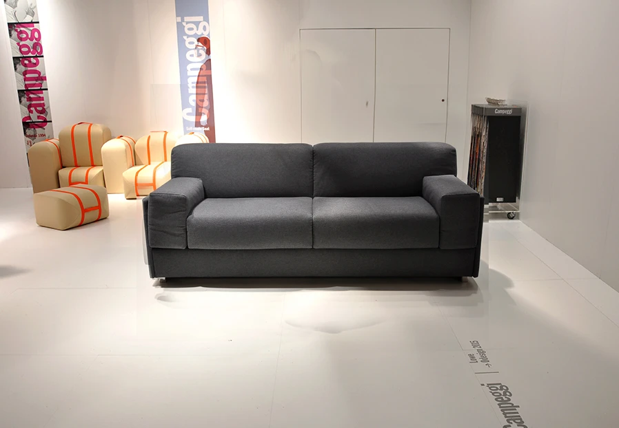 Campeggi's classic sofa bed (Photo: Edoardo Campanale/Gizmag.com)