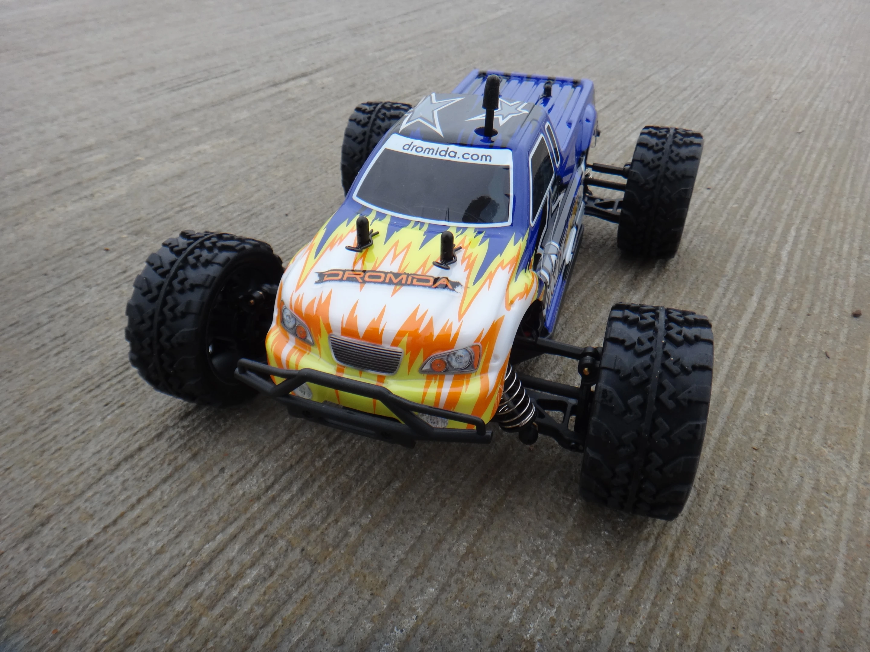 It may be 1/18 scale, but the Dromida car certainly picked up some impressive momentum and reached its top speed in under one second