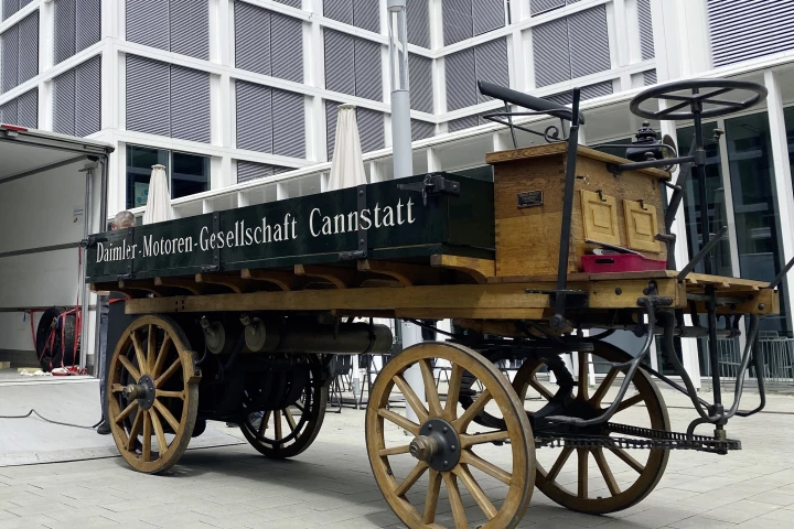From museum sleep to the road: reproduction of the first truck in history undergoes technical remanufacturing 