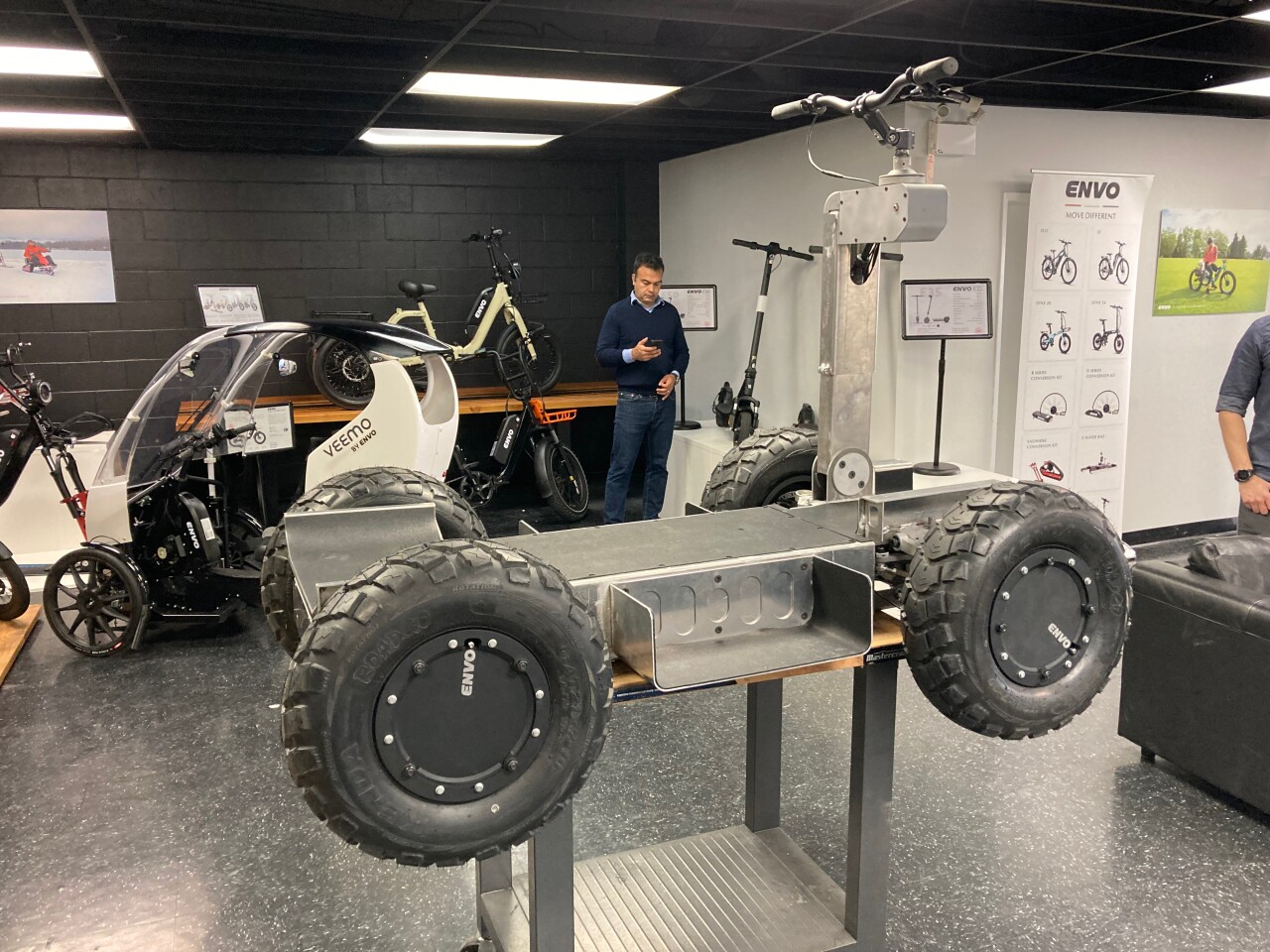 The UPT features multiple attachment points for cargo and modules