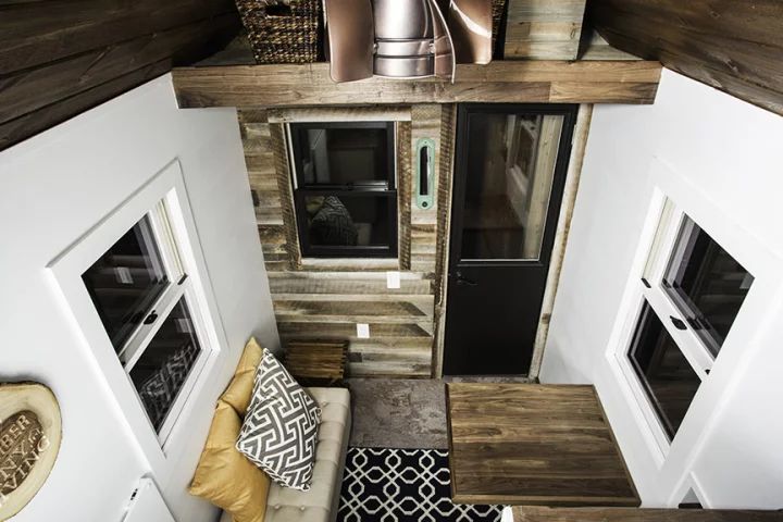The Roving tiny house comprises a total floorspace of 154 sq ft (14 sq m) and sits on a trailer for easy towing
