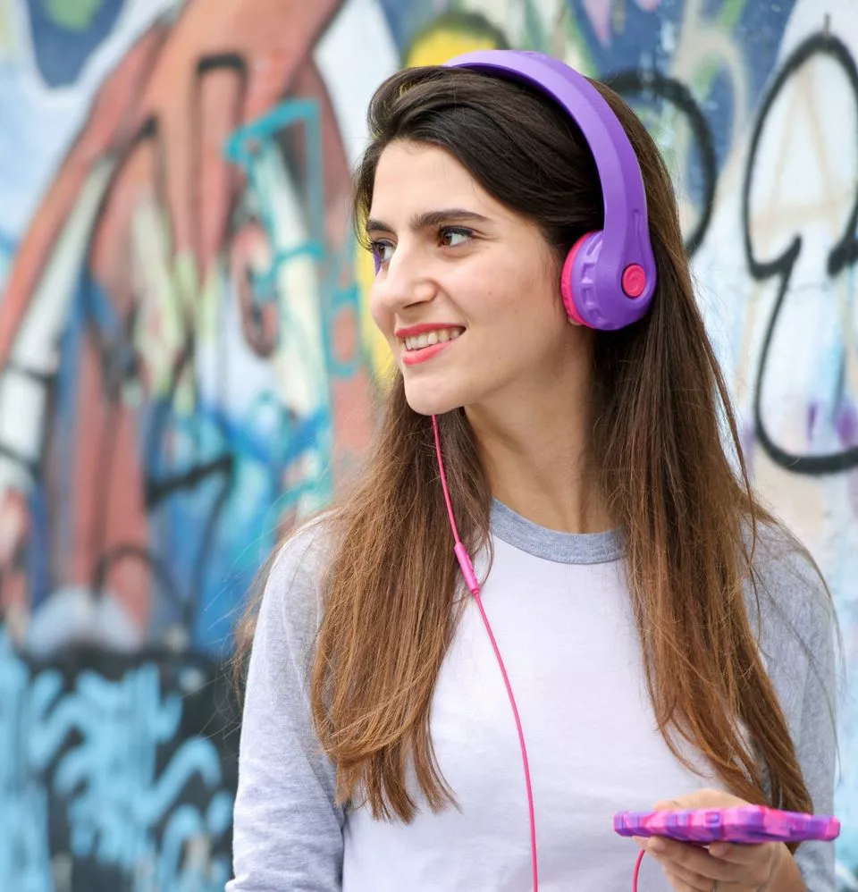 HeadFoams Pro headphones fit teenagers and adults (Photo: Thomas Libis)