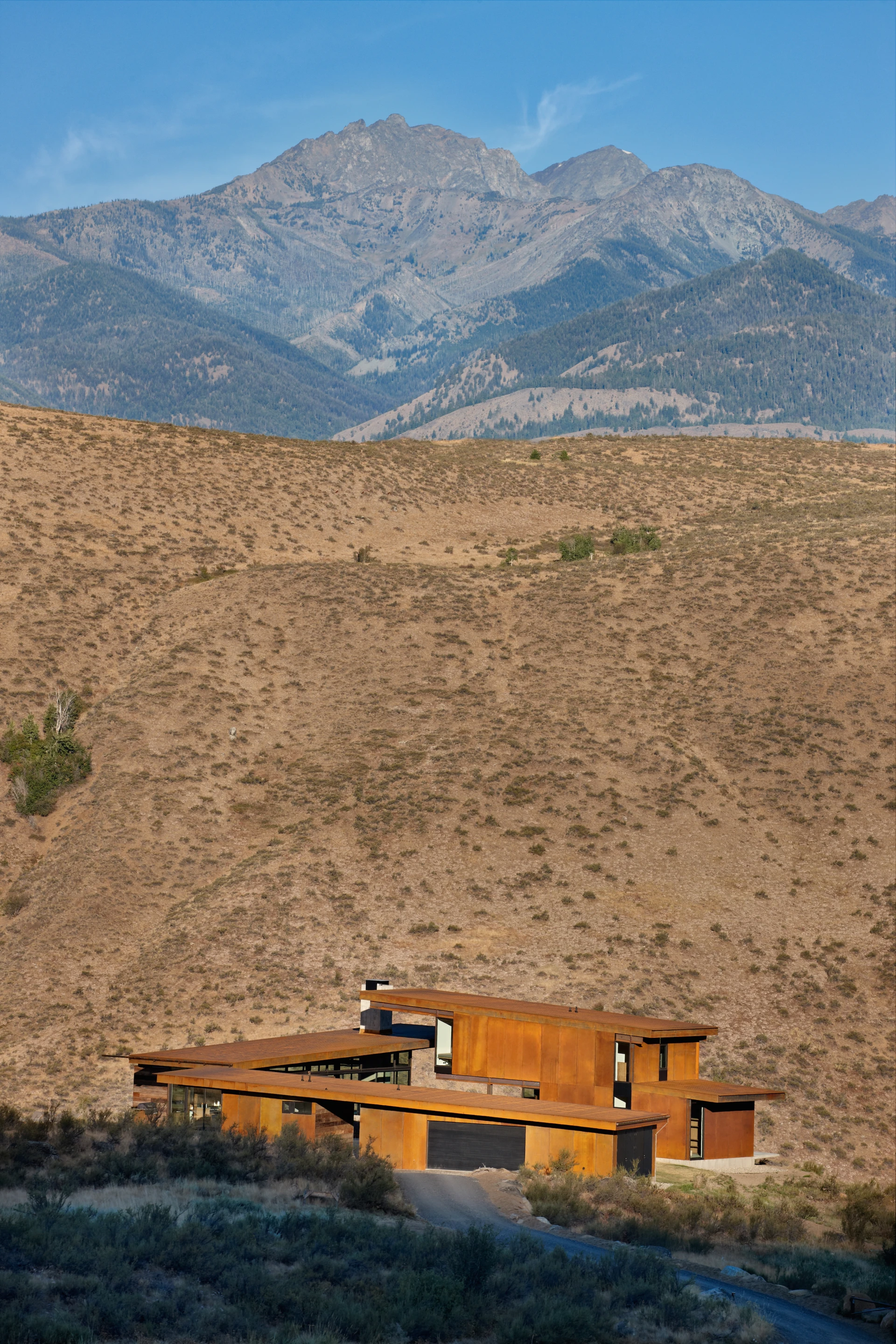 Studhorse comprises four separate buildings which surround a central courtyard (Photo: Benjamin Benschneider)